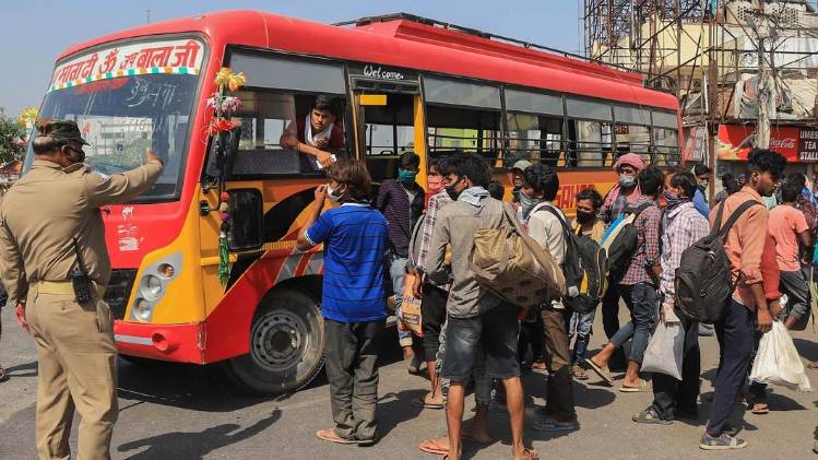 20 बसों में भरकर आए थे मजदूर (प्रतीकात्मक फोटो)