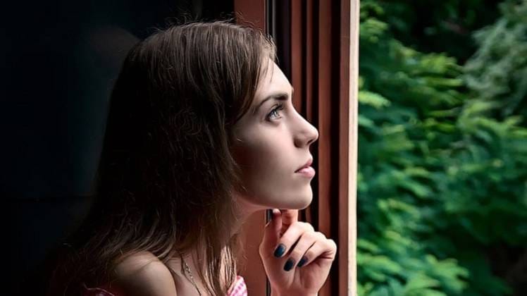 मनोचिकित्सक मानते हैं कि घर में कुछ खास बदलाव करने से भी डिप्रेशन से निजात पाई जा सकती है.