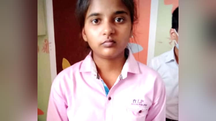 यूपी बोर्ड की कक्षा 10वीं की टॉपर रिया जैन