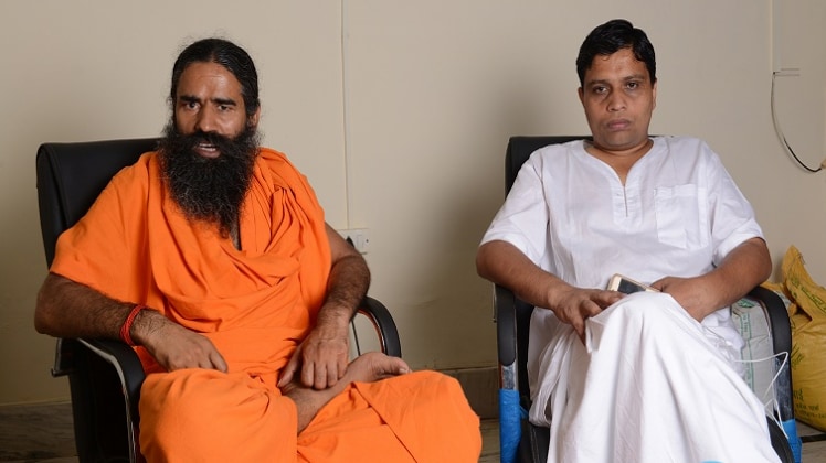 योगगुरु रामदेव और आचार्य बालकृष्ण (फोटो-इंडिया टुडे आर्काइव)