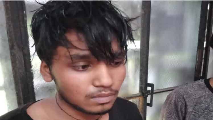 दिल्ली पुलिस ने गार्ड को किया गिरफ्तार 