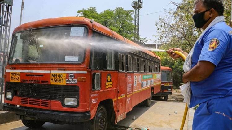 पब्लिक ट्रांसपोर्ट से सफर करने पर असर (PTI)