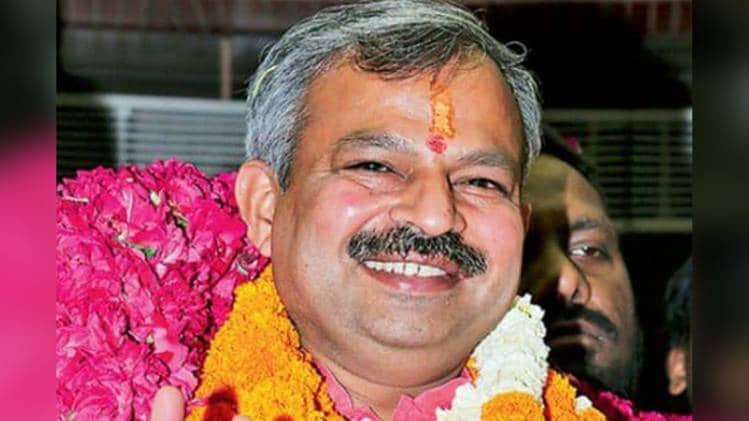 आदेश गुप्ता