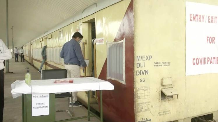 रेलवे ने शकूरबस्ती रेलवे स्टेशन पर शुरू की सुविधा (फोटो: ANI)