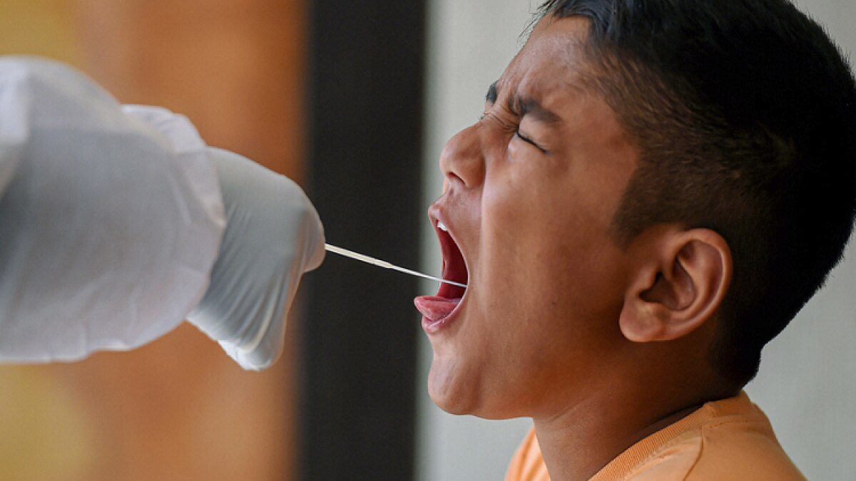 कोरोना वायरस की जांच (फाइल फोटो)