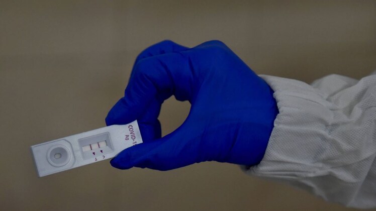 दिल्ली में पिछले 24 घंटे में 2711 लोग ठीक या डिस्चार्ज हुए हैं (फोटो-PTI)