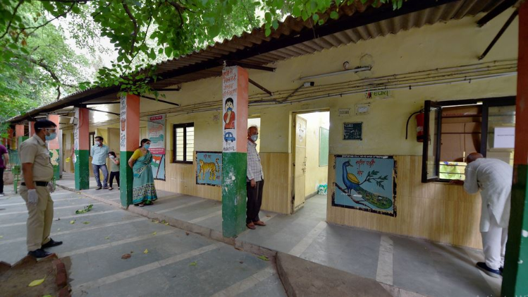 नगर निगम के शिक्षकों को मार्च से सैलरी नहीं मिली है (फोटो- पीटीआई)