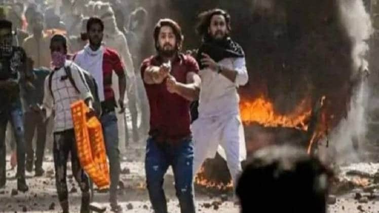 आरोपी शाहरुख (फाइल फोटो- PTI)