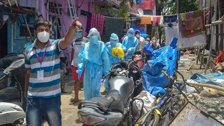 देश में तेजी से बढ़ रहे हैं कोरोना के नए मामले (फाइल फोटो)