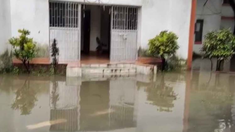 मंत्री के आवास में बारिश का पानी घुसा (फोटो- ANI)