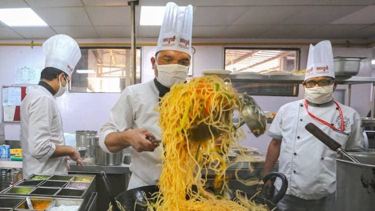 अब नए नियमों के साथ खुलेंगे रेस्तरां