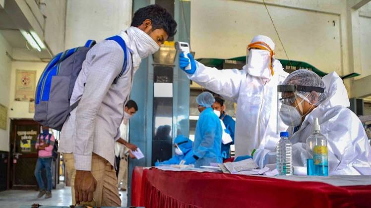 दिल्ली में तेजी से बढ़ रही है कोरोना मरीजों की संख्या (PTI)