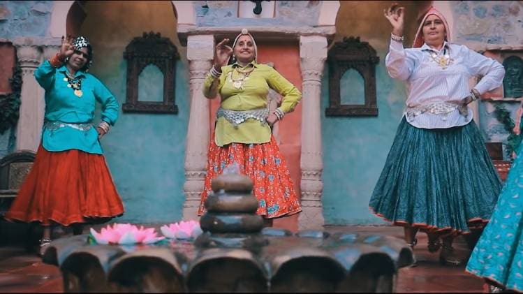 OLD LADIES DANCE ON HARYANVI SONG Halka Dupatta Tera Muh Dikhe GOES VIRAL 