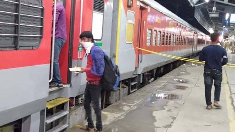 IRCTC Indian Railways Trains Vacant Berths List and ticket booking Updates