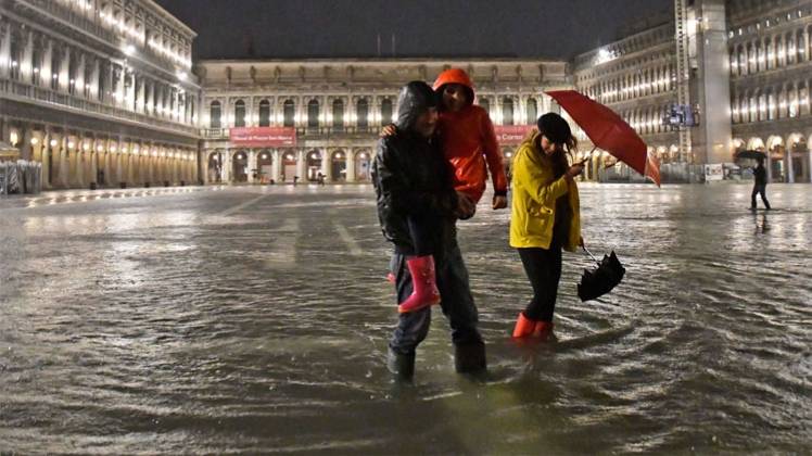 इटली में सामान्य हो रहे हालात