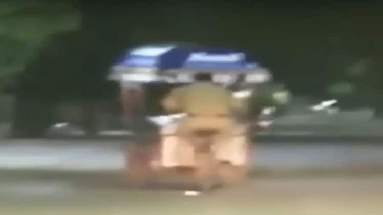 सोशल मीडिया पर पुलिसकर्मी का वीडियो वायरल