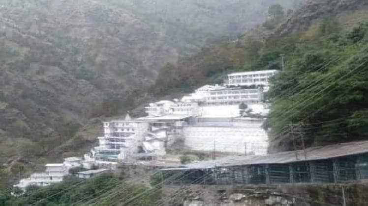 कोरोना लॉकडाउन के चलते बंद है माता वैष्णो देवी का मंदिर (फोटो-गौरभ पराशर)