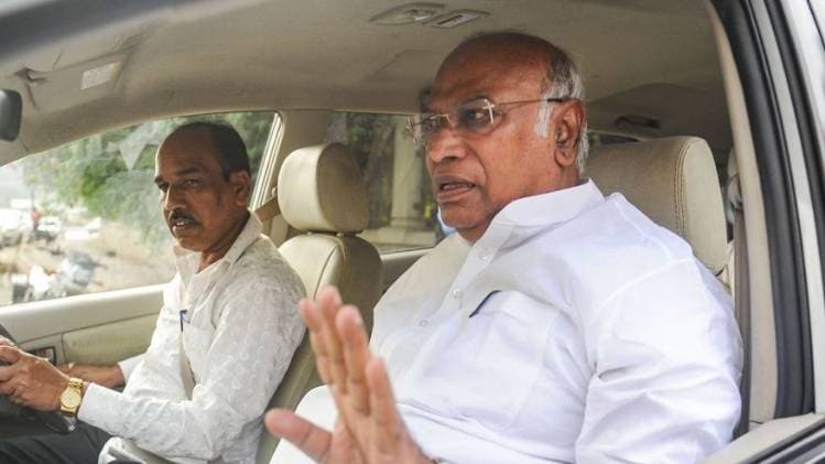 कांग्रेस नेता मल्लिकार्जुन खड़गे (फाइल फोटो: PTI)