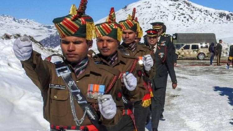 भारतीय सैनिकों की फाइल फोटो (PTI)