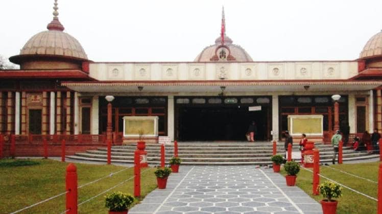 दर्शन के वक्त सावधानी बरतें