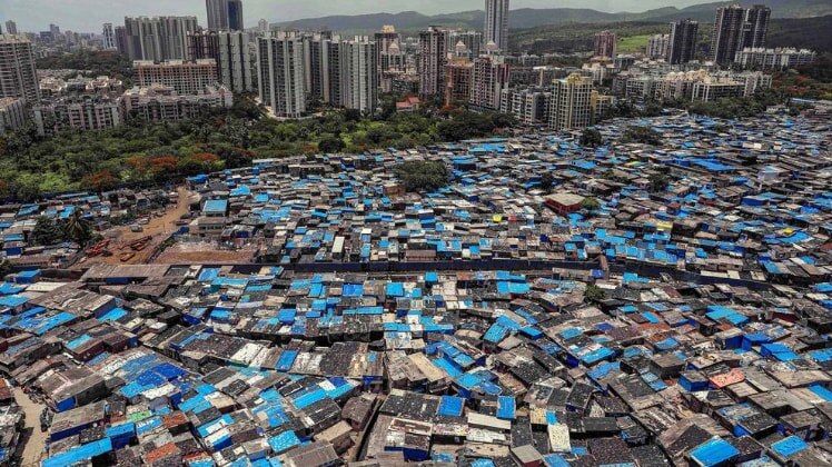 मुंबई में थम नहीं रहे कोरोना वायरस के केस (फोटो-PTI)