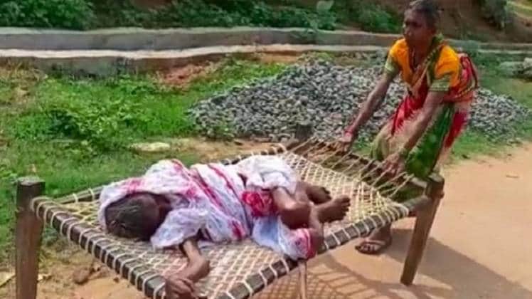 घटना नौपाड़ा जिले के खरियार ब्लॉक के बारागांव की है