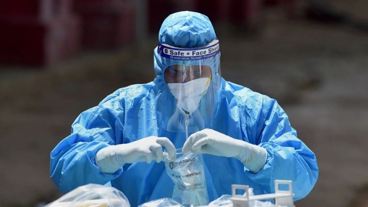 पीपीई के निर्यात पर पाबंदी को खत्म (फाइल फोटो-PTI)