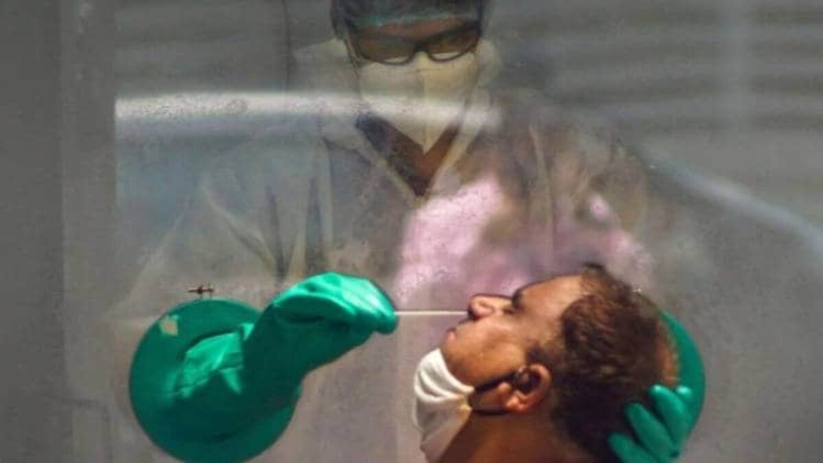 यूपी में निजी लैब संचालकों को नहीं रास आ रहे कोरोना जांच के नए रेट - private labs are unhappy with new rates of corona test - AajTak