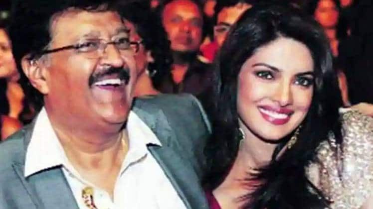 प्रियंका चोपड़ा अपने पापा अशोक चोपड़ा के साथ (फाइल फोटो)
