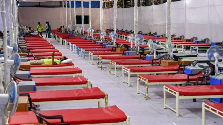 क्वारनटीन सेंटर में लड़की से छेड़छाड़ (फाइल फोटो-PTI)