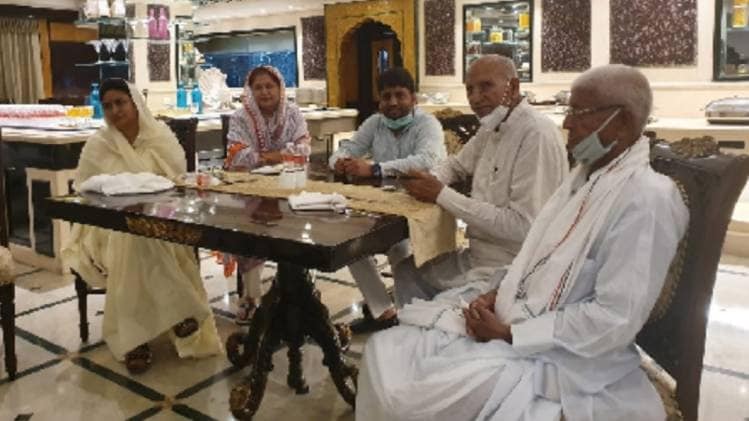 शिव विलास होटल में कांग्रेस के विधायक