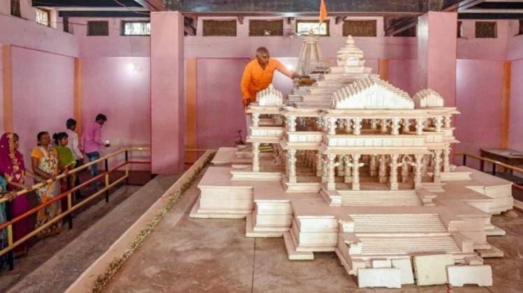 अयोध्या में रखा गया राम मंदिर का प्रतिरूप (फाइल फोटो)