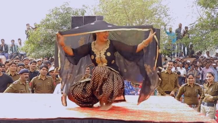 Sapna Choudhary Dance Video Viral (सपना चौधरी, Haryanvi Song Mera Chand Ghunghat Ki Oth mein )