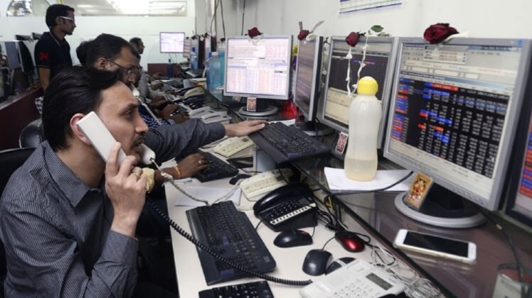  शेयर बाजार में उतार-चढ़ाव रहा