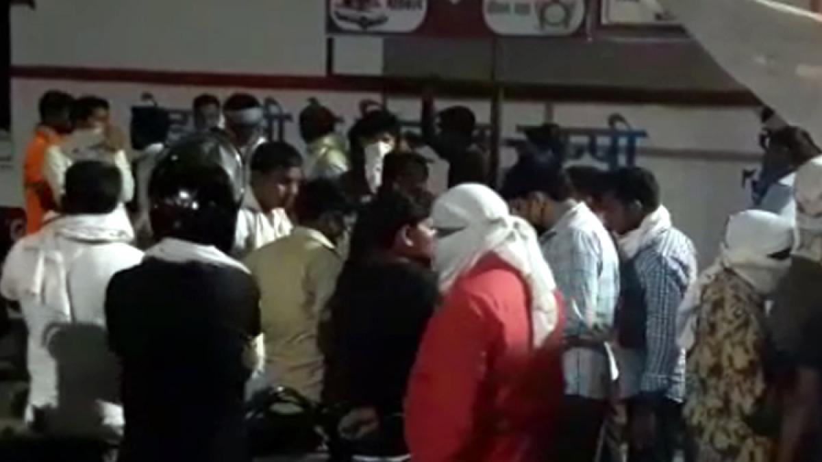 सांप मारने को लेकर विवाद