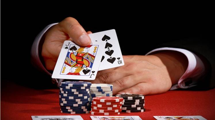 ऑनलाइन पोकर टूर्नामेंट सीरीज़ में जीतें 22 करोड़