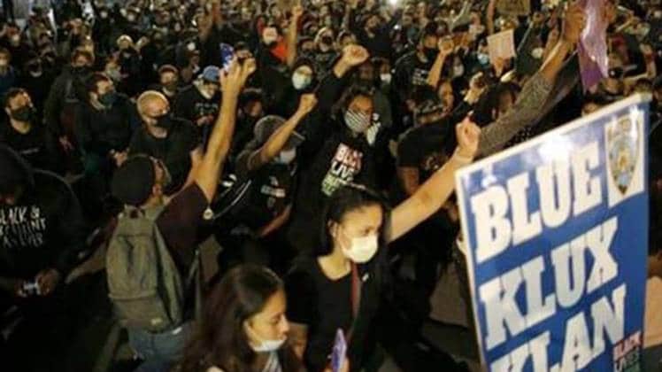 न्यूयॉर्क में हुए संगठन के प्रदर्शन की तस्वीर (Reuters)