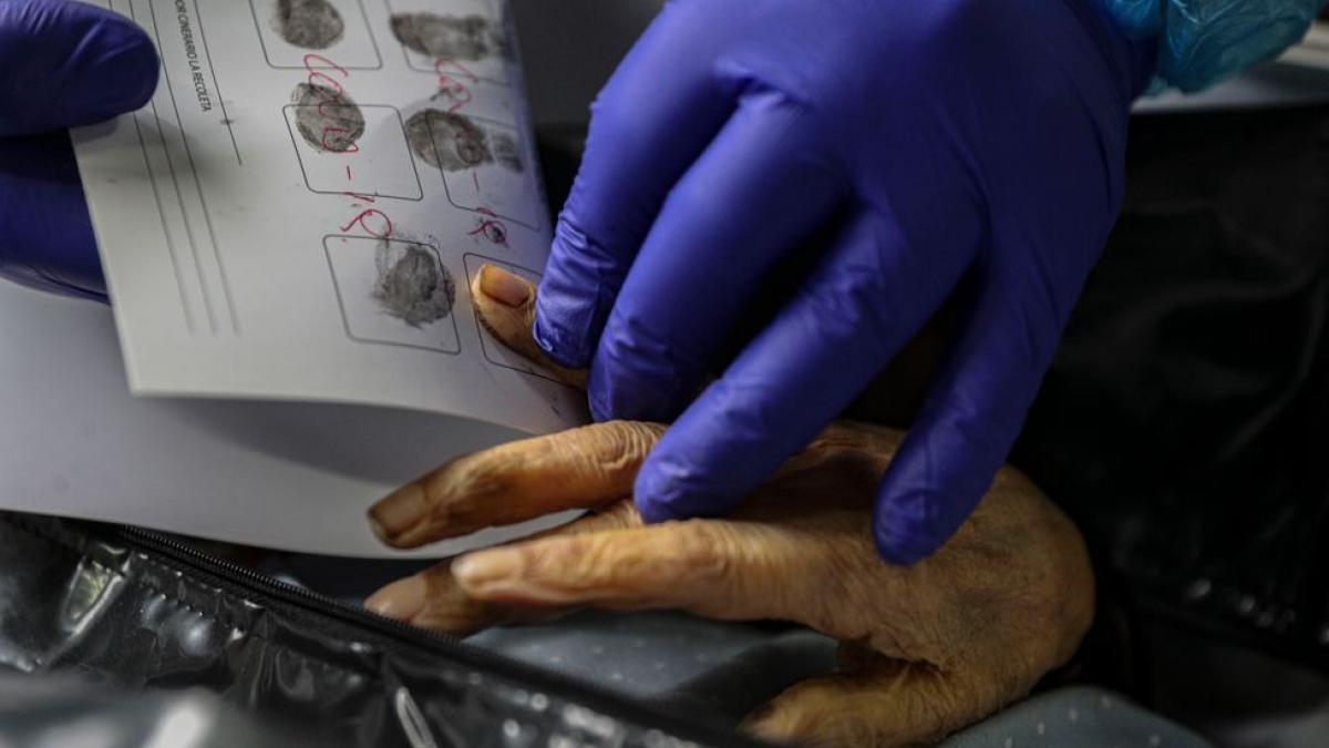 उत्तर प्रदेश में एक्टिव केस की संख्या बढ़कर 6,679 हुई (फाइल फोटो-AP)