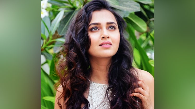 तेजस्वी प्रकाश 