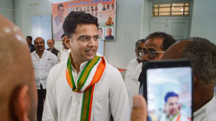 सचिन पायलट चल रहे हैं अपनी पार्टी से नाराज