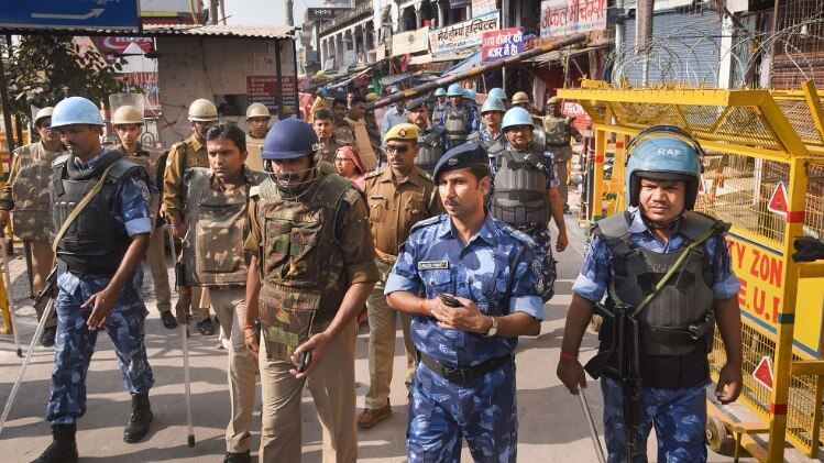 अयोध्या में चप्पे-चप्पे पर पुलिसकर्मी तैनात