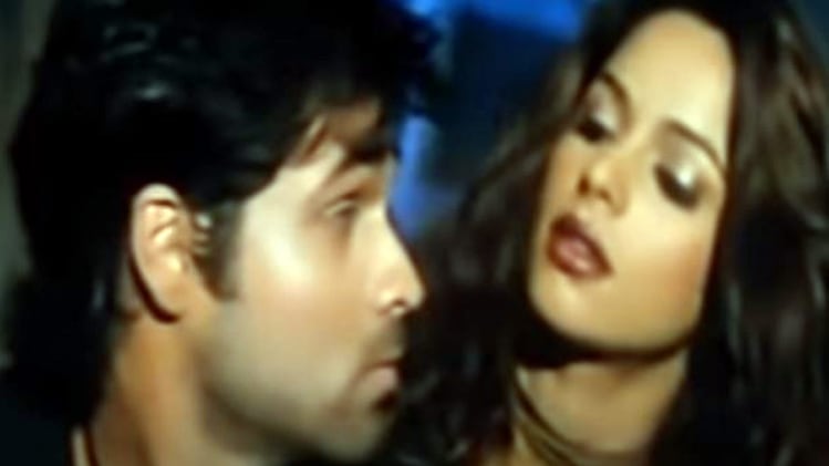 इमरान हाशमी और मल्लिका सहरावत सोर्स यूट्यूब