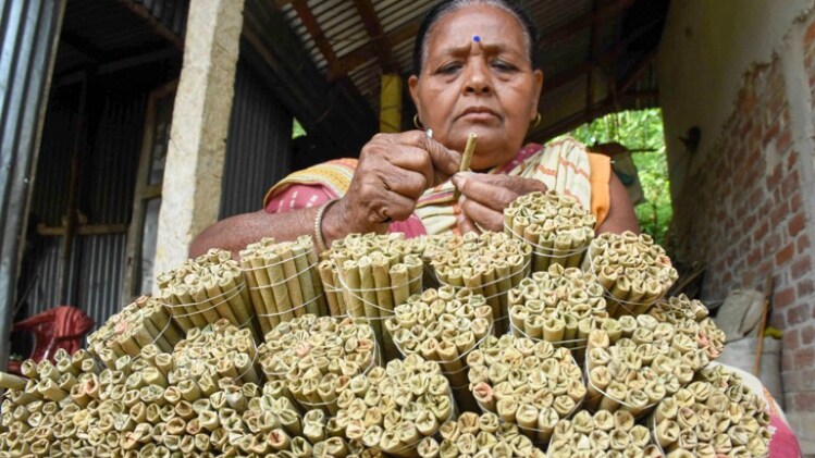 बीड़ी के पैक पर चेतावनी को किया गया है अनिवार्य (फाइल फोटो: PTI)