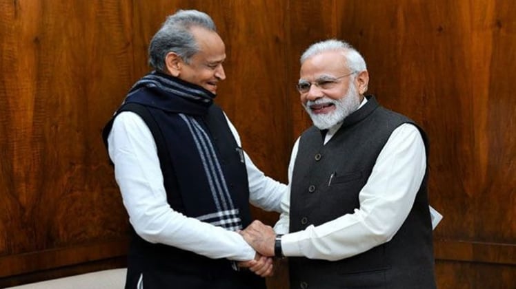 राजस्थान सीएम अशोक गहलोत और पीएम नरेंद्र मोदी (PTI)