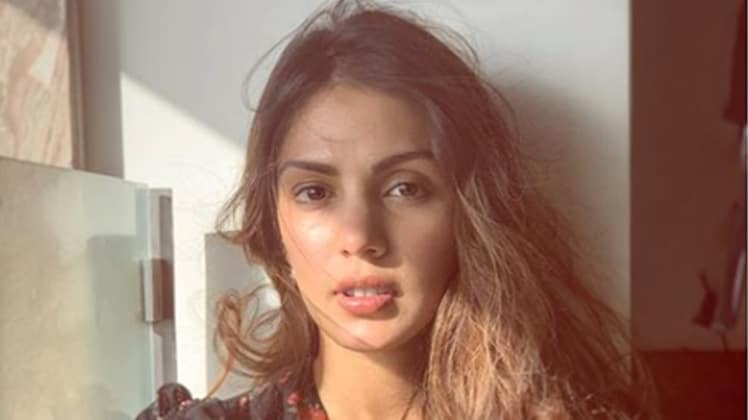 रिया चक्रवर्ती