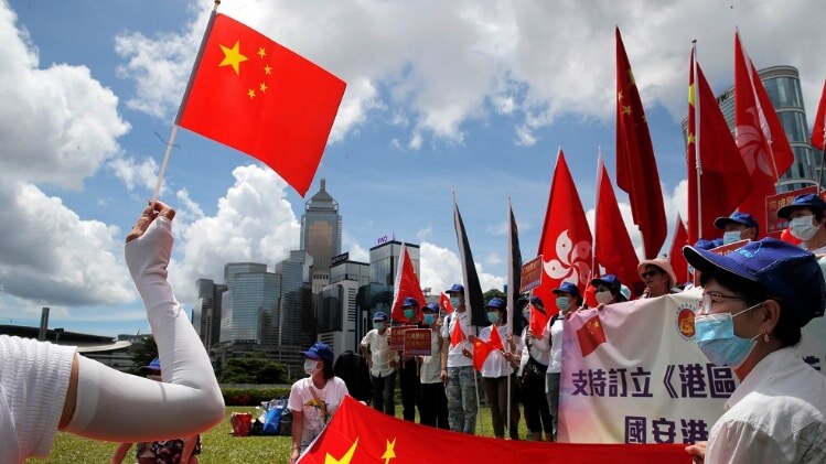 चीन ने अमेरिकी दूतावास को बंद करने का आदेश दिया (फोटो-AP)