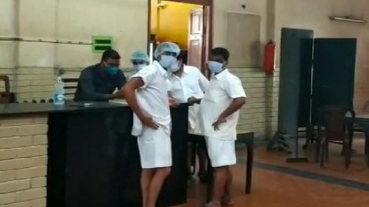 बिना मास्क विजिटर्स को कॉफी हाउस में नहीं मिलेगी एंट्री