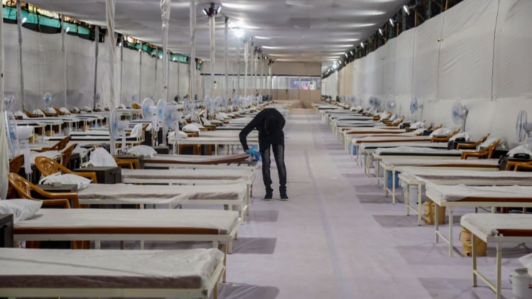 जिनकी इम्युनिटी कमजोर होगी, उन्हें होम आइसोलशेन की इजाजत नहीं (फाइल फोटो-PTI)