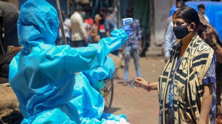 कोरोना का कहर जारी (फाइल फोटो-PTI)