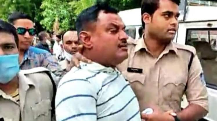 उज्जैन पुलिस ने विकास दुबे को किया गिरफ्तार (फाइल फोटो)